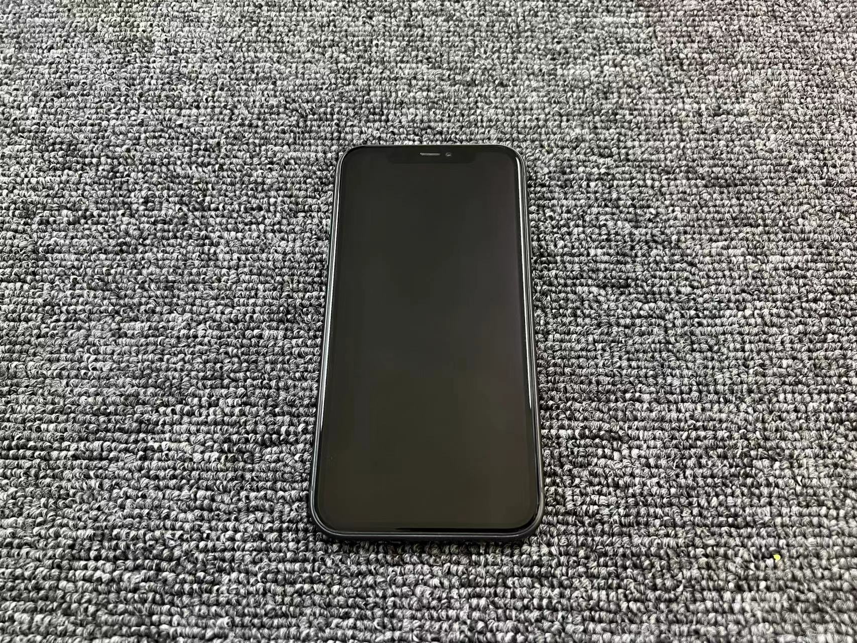 iPhone 11 国行 128G 黑色 换电100%电 屏好框小磕碰3处