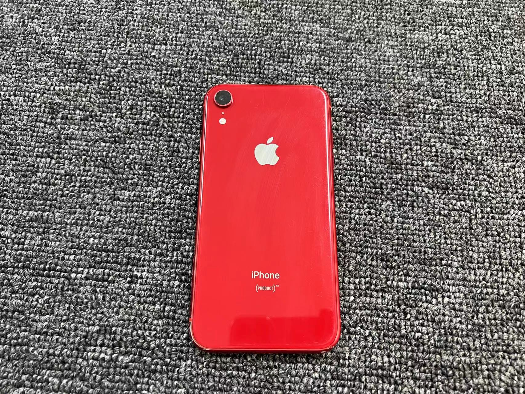 iPhone xr 美版 64G 红色 81%电 屏靓框花