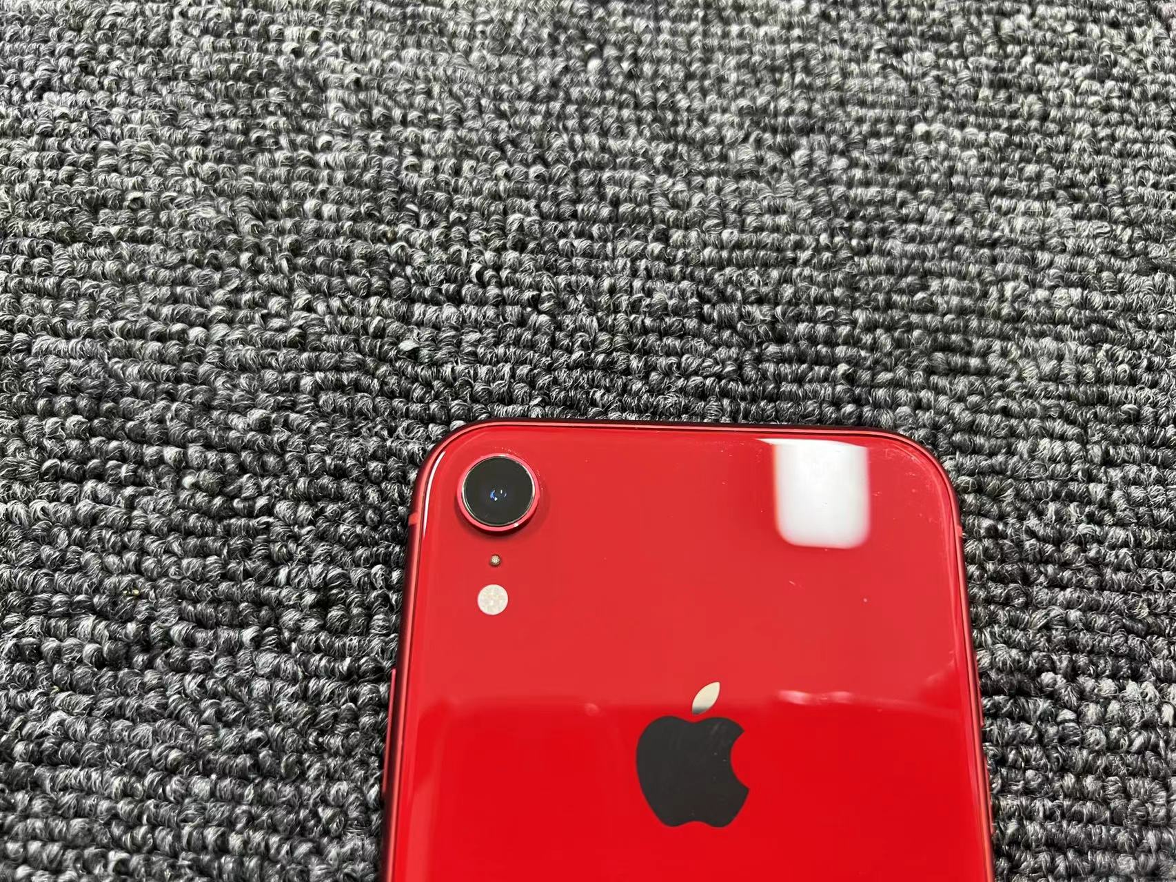 iPhone xr 美版 64G 红色 83%电 框一处磕碰 屏小花 屏有背光