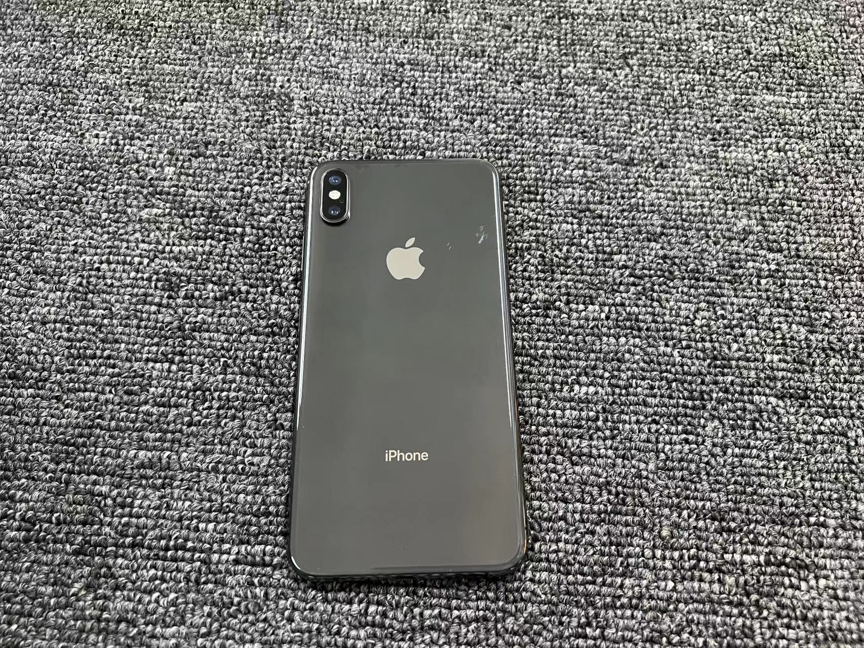 iPhone xsmax 256G 黑色美版 82%电